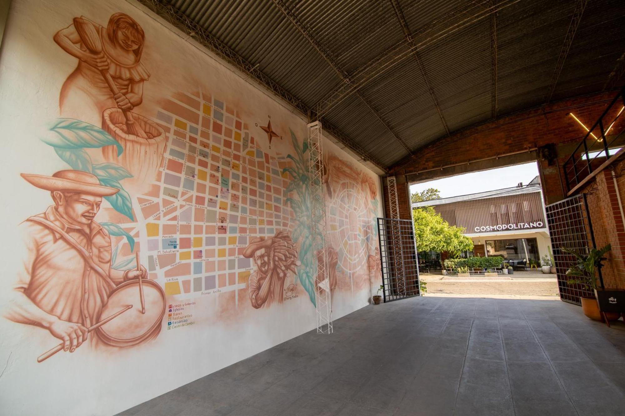 Cosmopolitano Hotel Boutique 산타 크루즈 드 라 시에라 외부 사진 Mural at the entrance of the museum