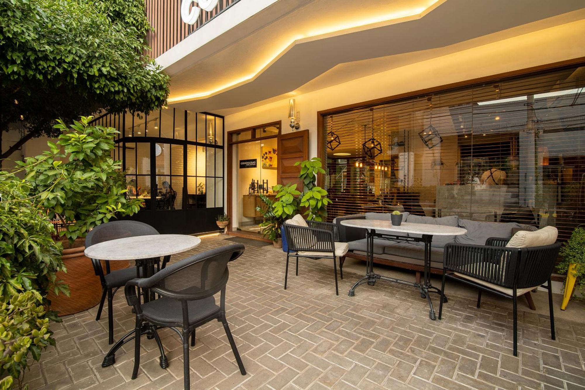Cosmopolitano Hotel Boutique 산타 크루즈 드 라 시에라 외부 사진 The hotel's courtyard