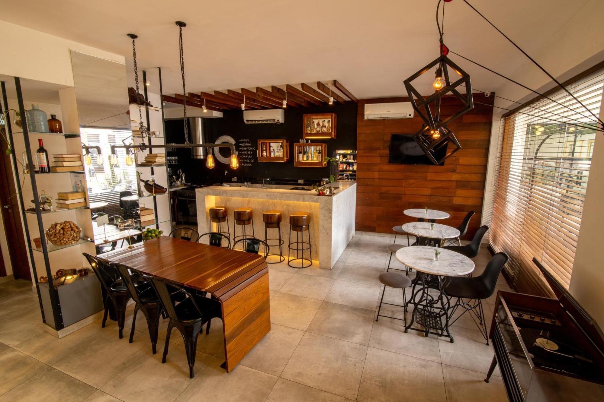 Cosmopolitano Hotel Boutique 산타 크루즈 드 라 시에라 외부 사진 The interior of the coffee shop
