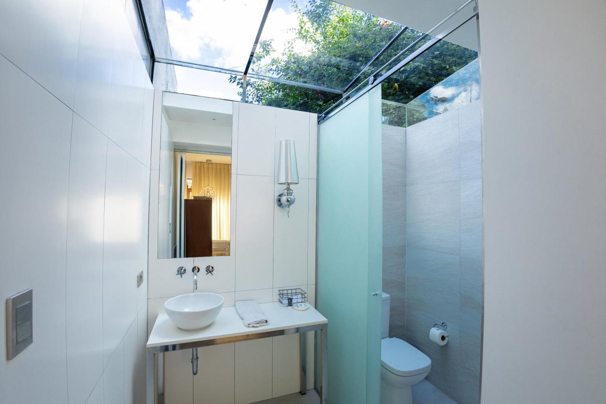 Cosmopolitano Hotel Boutique 산타 크루즈 드 라 시에라 외부 사진 Bathroom