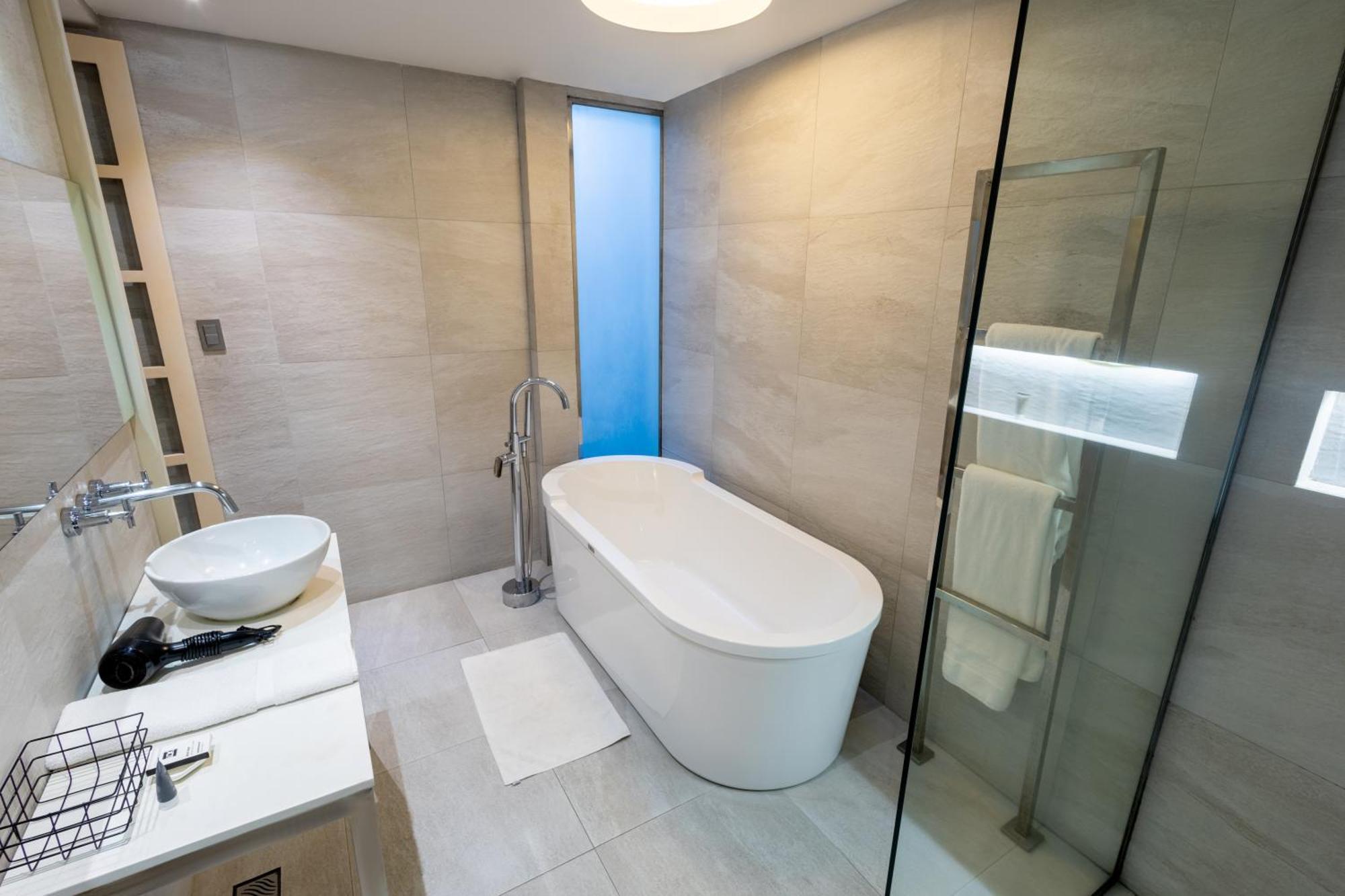 Cosmopolitano Hotel Boutique 산타 크루즈 드 라 시에라 외부 사진 Bathroom